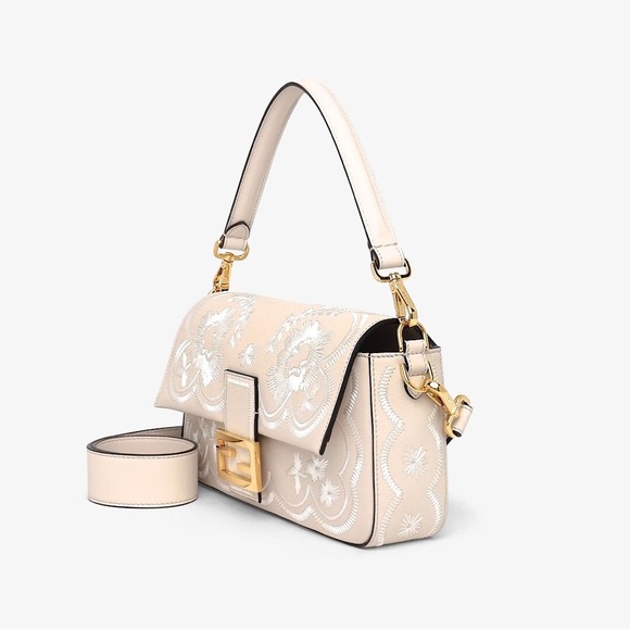 RARE Fendi Baguette - White Leather Embroidery - Picture 3 of 8